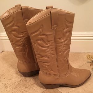 Cambridge Select Pleather Women’s Cowboy Boots